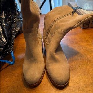 Vince Camuto Tan Heeled Boots Sleek Suede Design